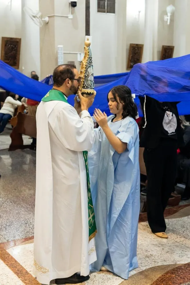 No domingo, 10 de agosto de 2025, nossa comunidade viveu um momento de intensa fé e alegria com a missa de posse do novo pároco, Pe. Vagne. 